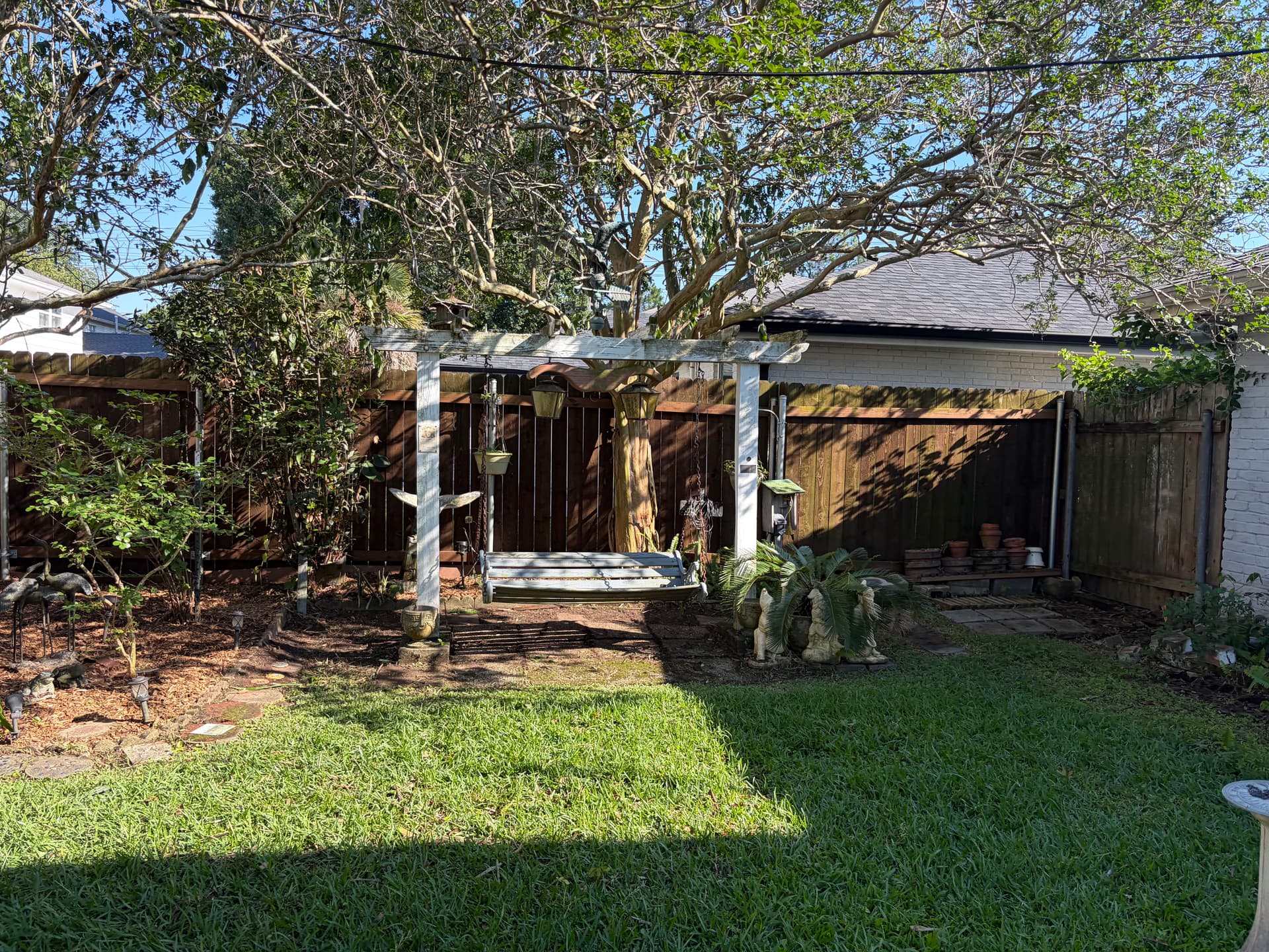 Gallery photos for Backyard Cleanup That Actually Makes a Difference: Image #5