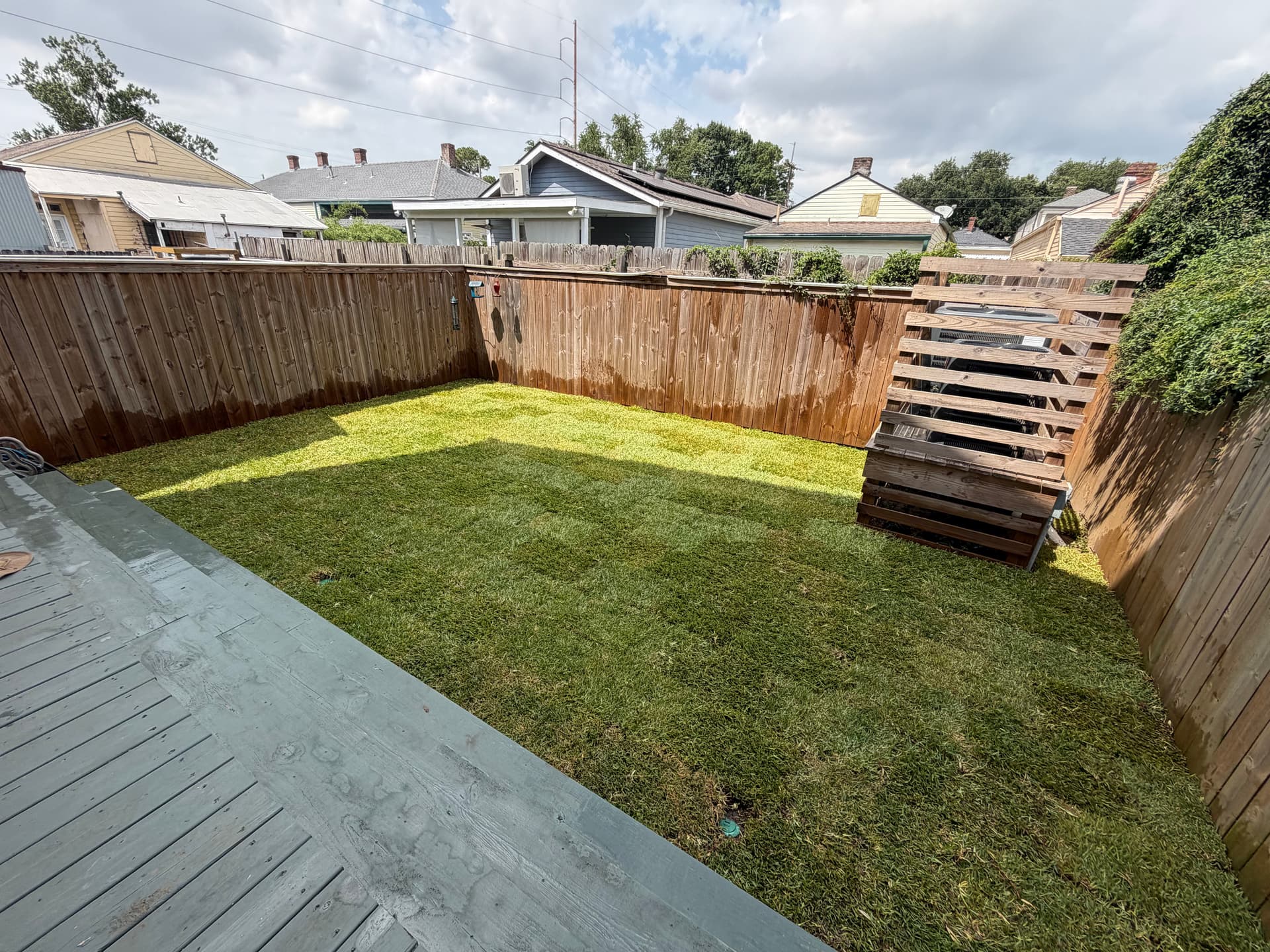 Gallery photos for Dead Backyard Lawn Gets a Full St. Augustine Sod Overhaul: Image #3