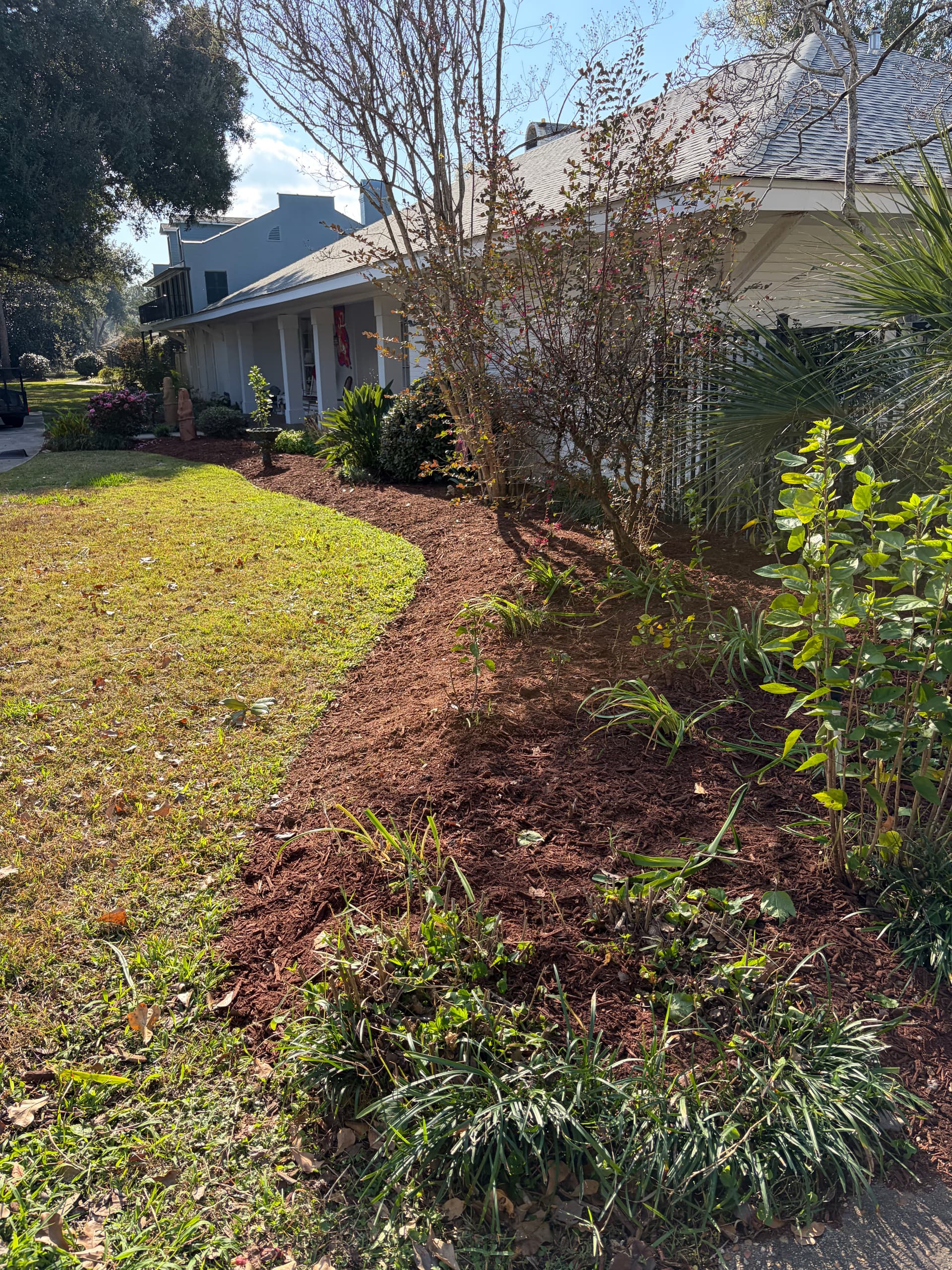 Fresh Mulch for a Beautiful Lawn
