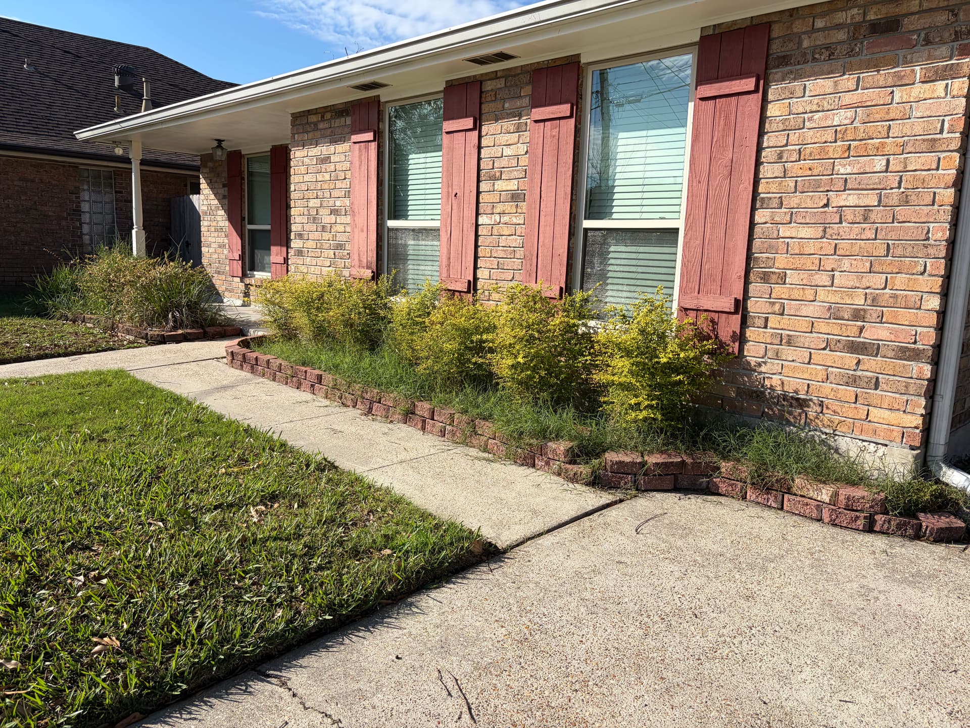 Gallery photos for Comprehensive Yard Makeover to Boost Curb Appeal: Image #1