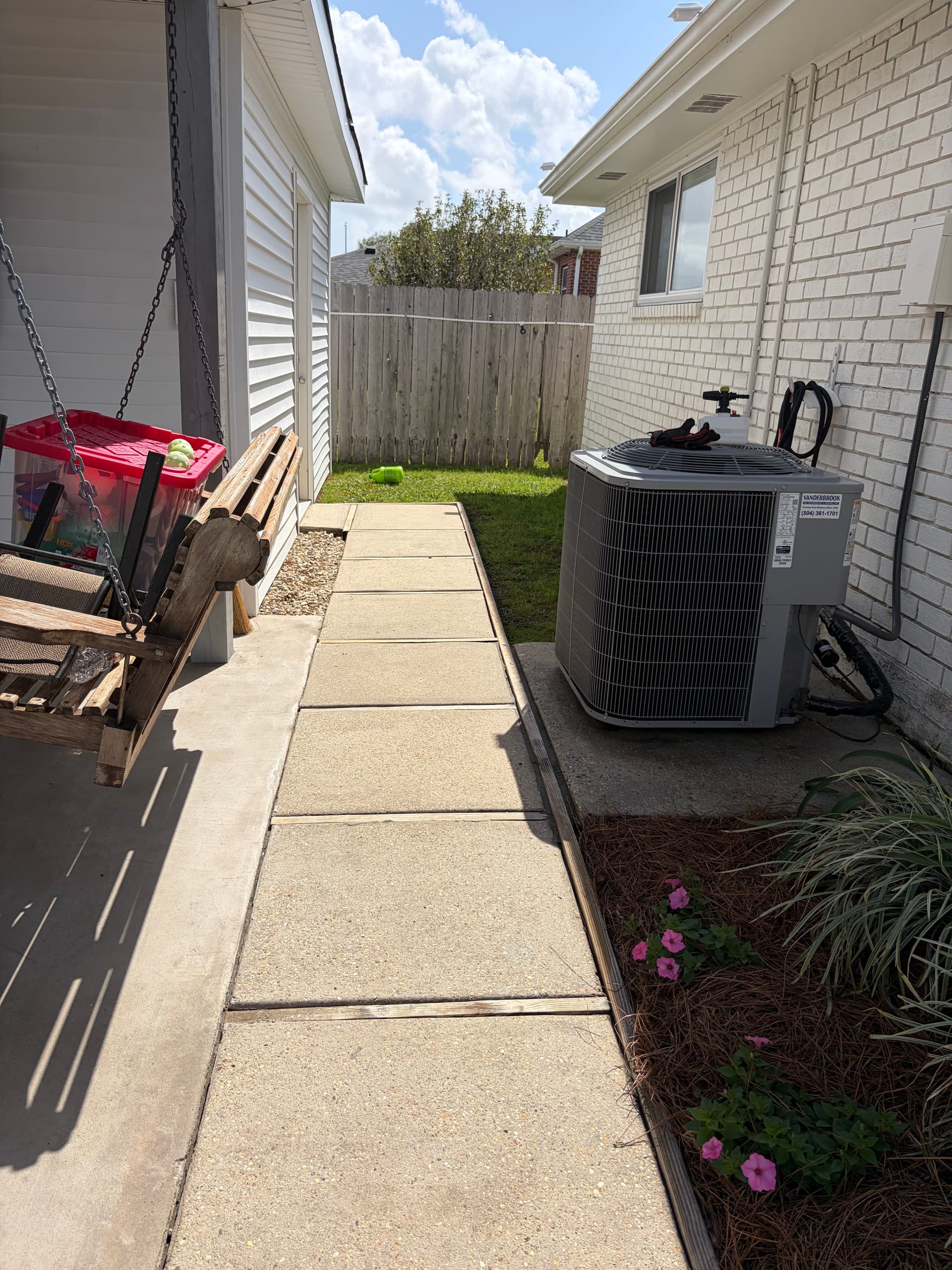 Gallery photos for Impressive Curb Appeal Enhancement with Menas Landscaping: Image #3